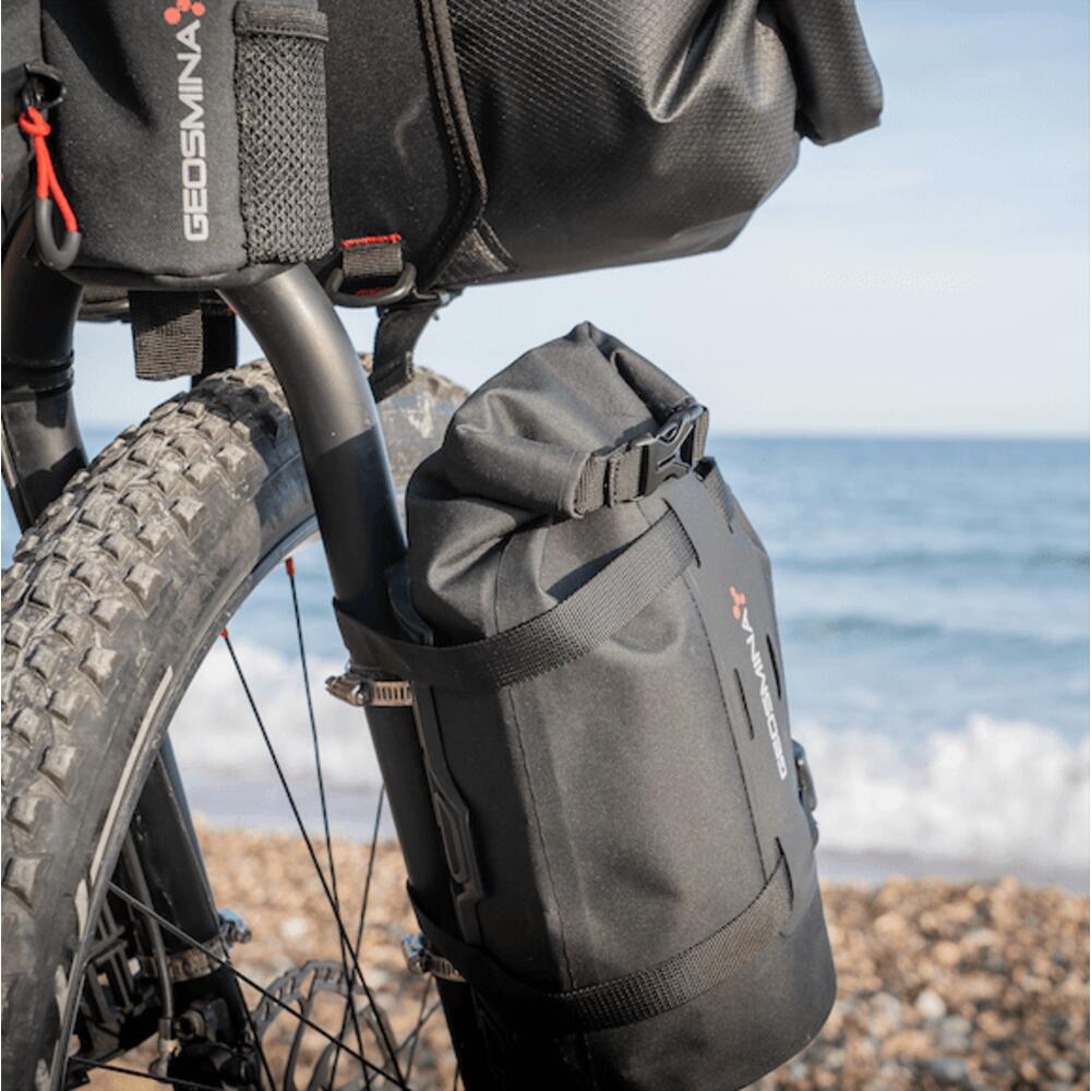 Geosmina Cargo Bag and Cage